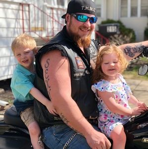 Meet your Posher, Cole